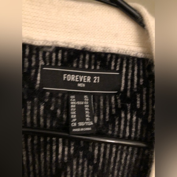 Men’s Forever 21 Cardigan - Picture 2 of 2